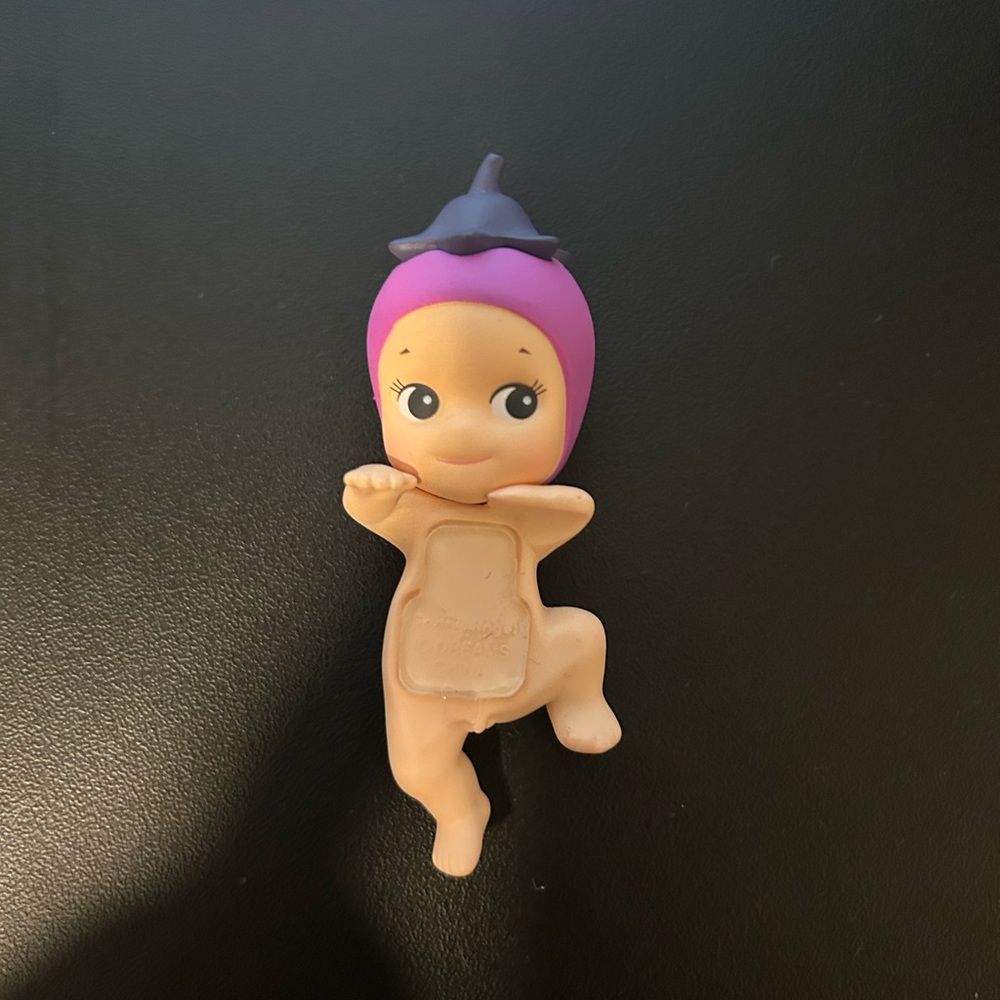 Sonny Angel Eggplant Hipper